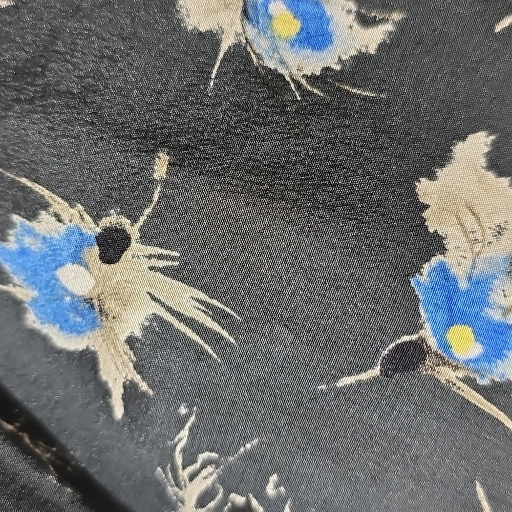 J.Crew 100% Silk Skirt. Floral with Blue/White Flowers. Size 4. Completly Lined. - Picture 3 of 8